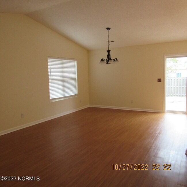 Building Photo - 6704 Hailsham Dr