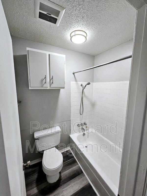 Building Photo - 1430 Cambridge Pl