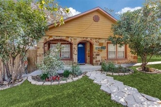 Building Photo - 301 S Weatherford St