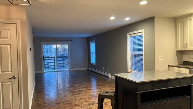 Building Photo - 201 Juniper Dr