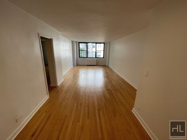 Building Photo - EAST 49 STREET