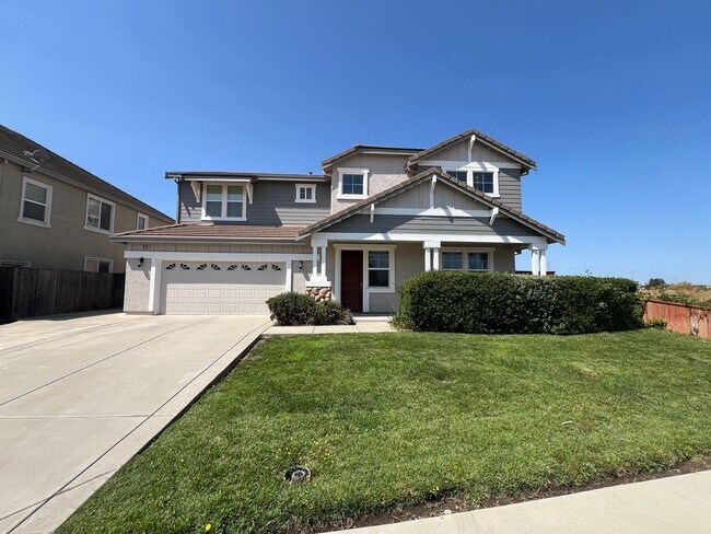 Building Photo - This One Is A Beauty! Won't Last!!!!