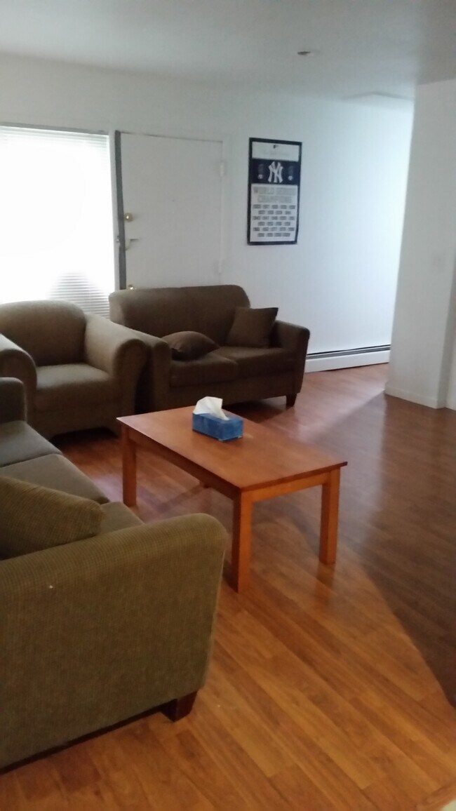 Foto del edificio - 1130 S Forest Ave