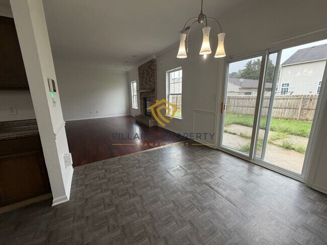 Foto del edificio - 4229 Village Bend Dr