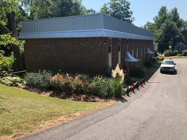 Foto del edificio - 159 E Cloverhurst Ave