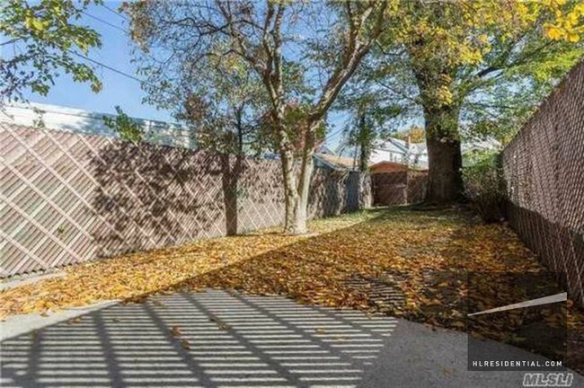 Foto del edificio - 6905 Trotting Course Ln