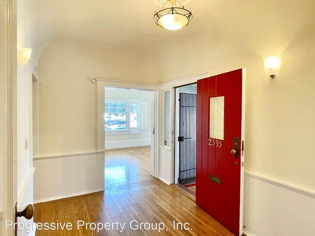 Building Photo - 2 br, 2 bath House - 2395 Filbert Street