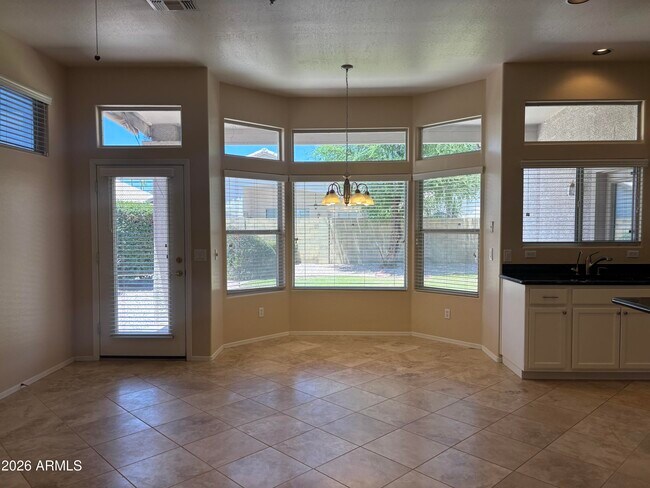 Foto del edificio - 9286 E Pine Valley Rd