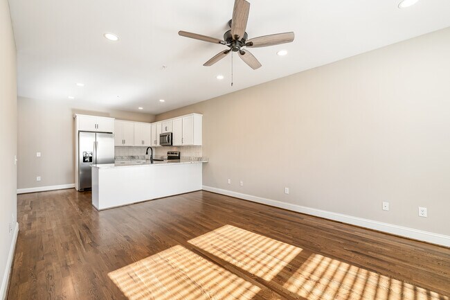 Foto del edificio - 80 E Stevens St