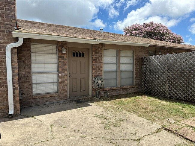 Foto del edificio - ONE STORY SOUTH SIDE TOWNHOME