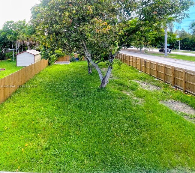 Foto del edificio - 2402 SW 110th Ave