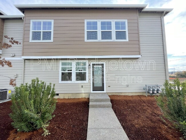 Building Photo - 4217 SE Fortress Ln