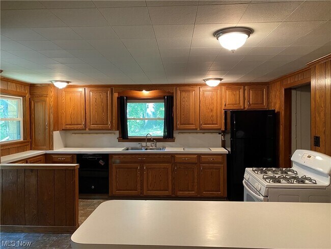 Foto del edificio - 6116 Oakcrest Ave NW