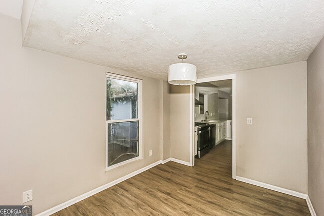 Building Photo - 4433 Woodbank Ln