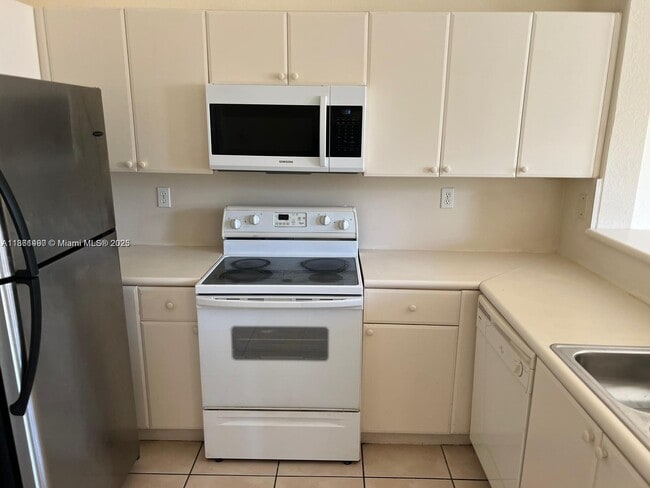Foto del edificio - 1660 SE 29th St