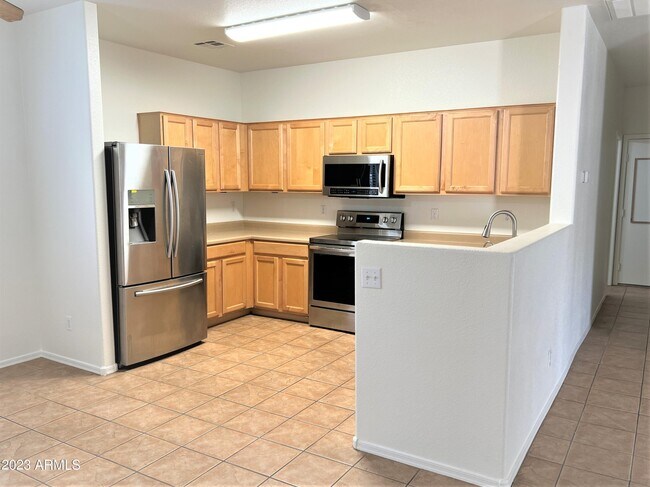 Building Photo - 5568 E Lush Vista View