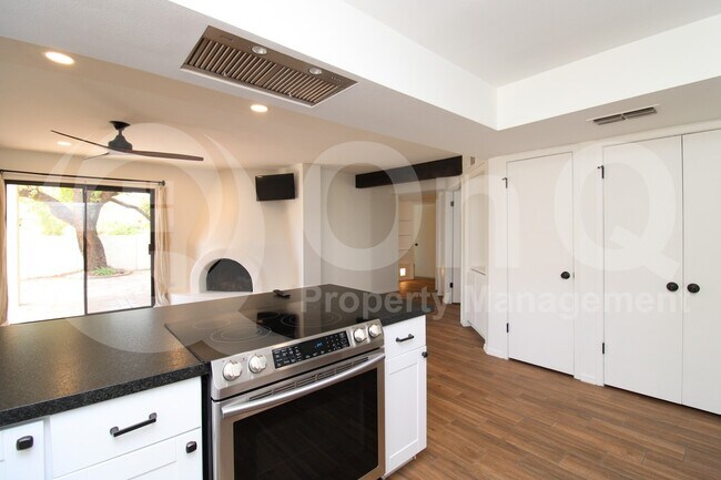 Foto del edificio - 7702 N Dreamy Draw Dr