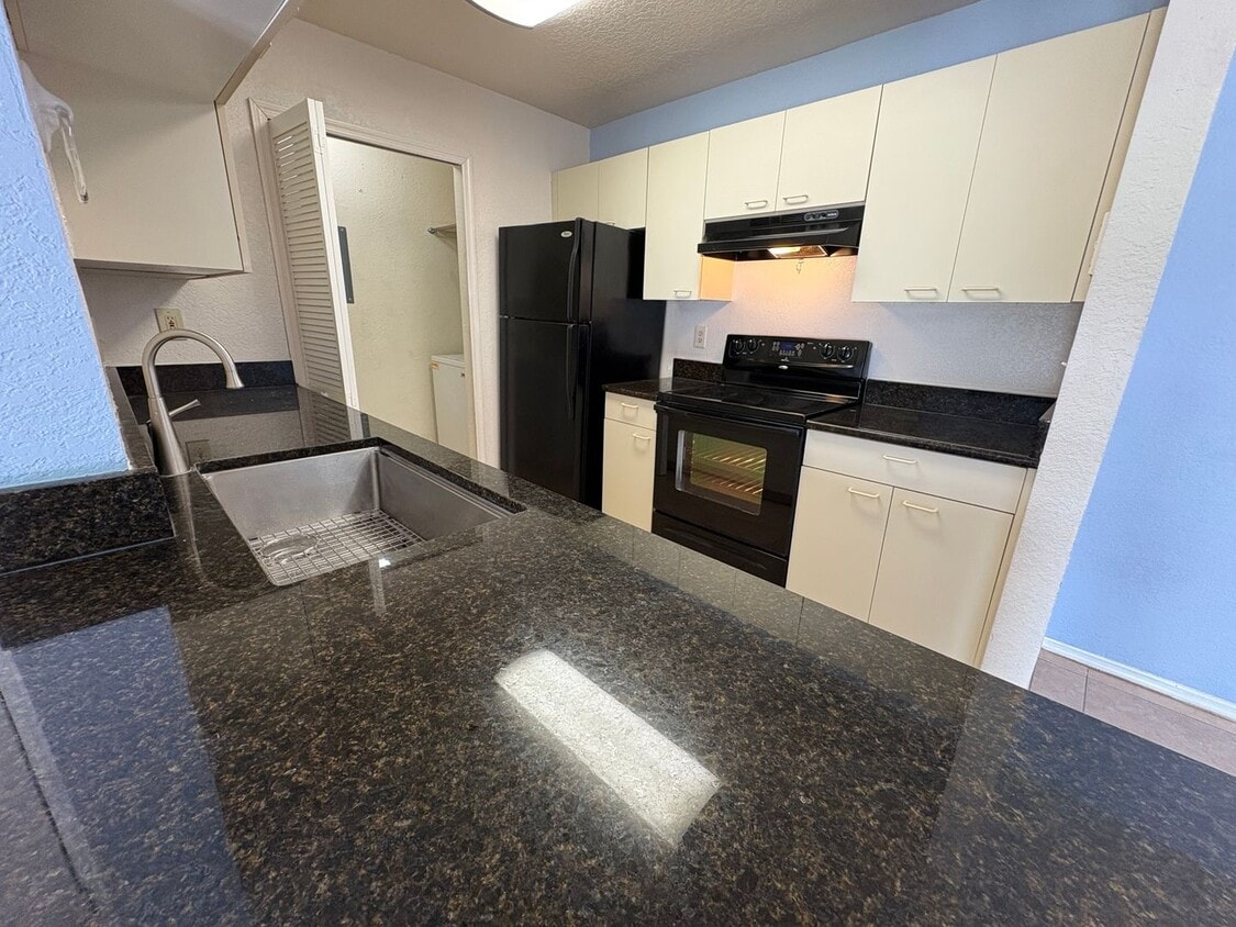 Photo - 2550 N. Alafaya Trail #6207