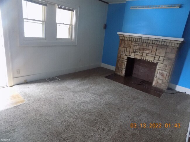 Building Photo - 1 br, 1 bath Duplex - 14538 E 9 Mile Rd 14540