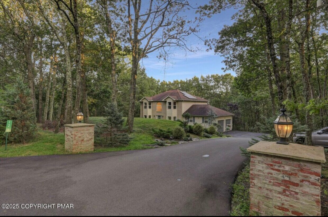 Foto principal - 128 Wilson Ct