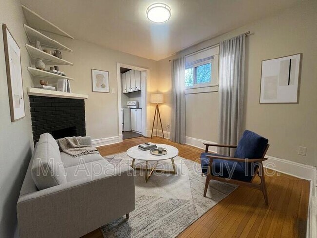 Photo du bâtiment - 12 Carrick Ave