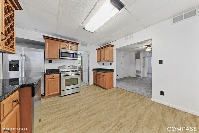Foto del edificio - 1361 W Grand Ave