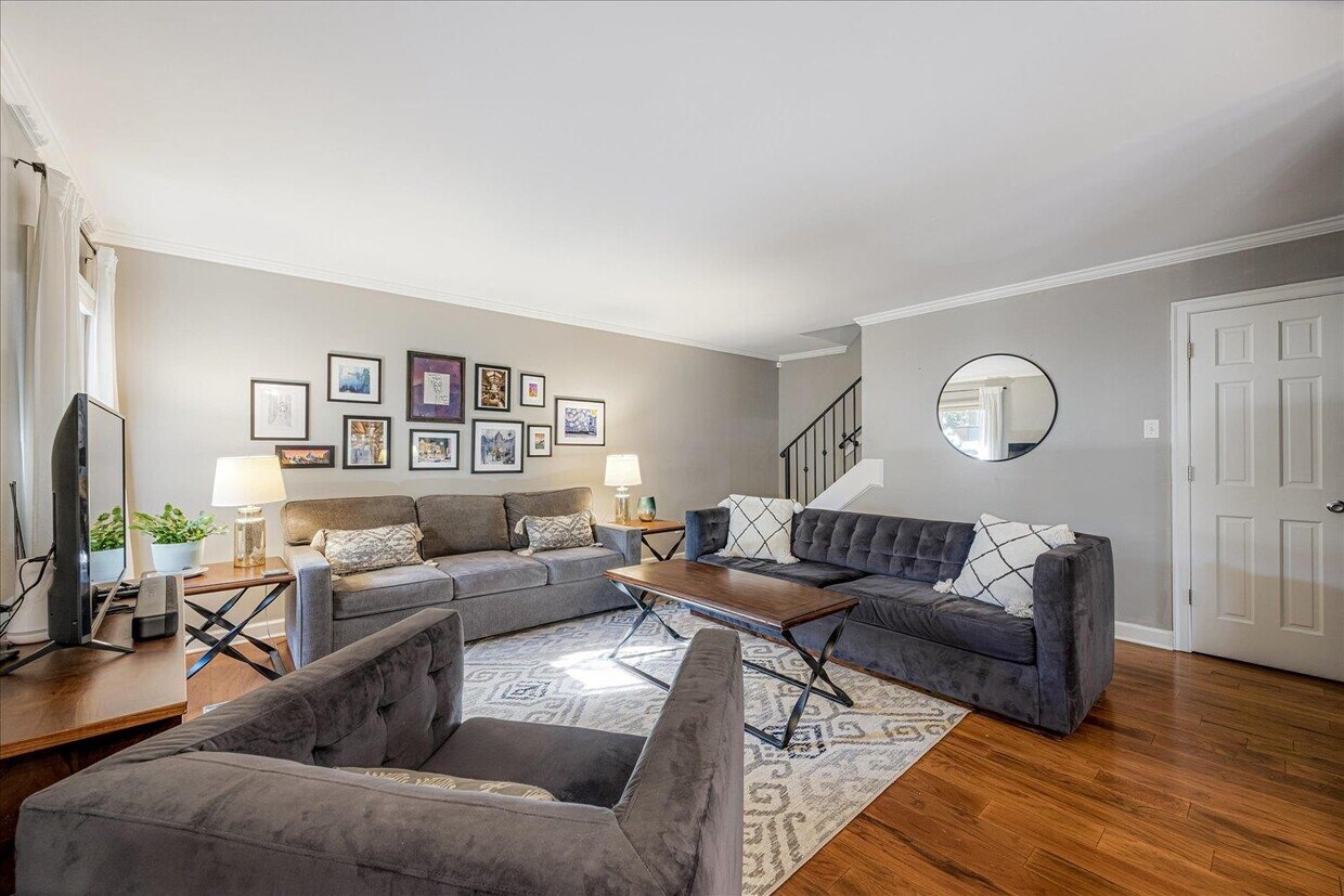 Foto principal - 699 Hotchkiss Ln