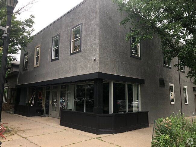 Building Photo - 1014 W 27th St