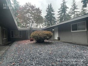 Building Photo - 1122 Neil St NE