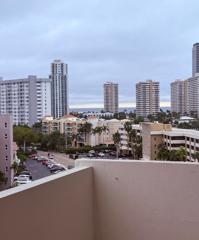 Foto del edificio - 401 Golden Isles Dr