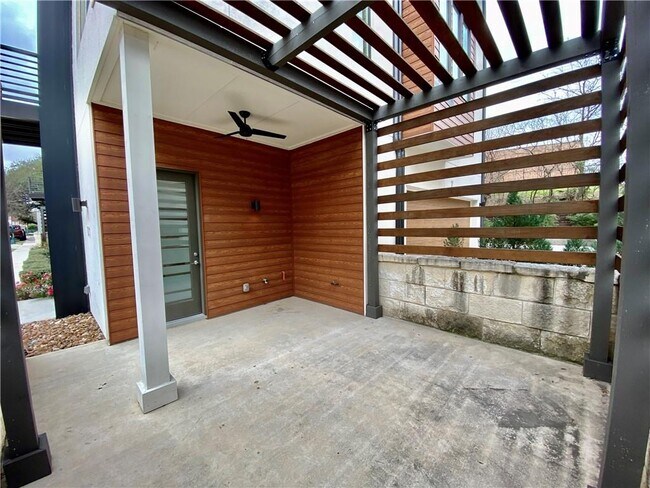 Building Photo - 3100 Menchaca Rd