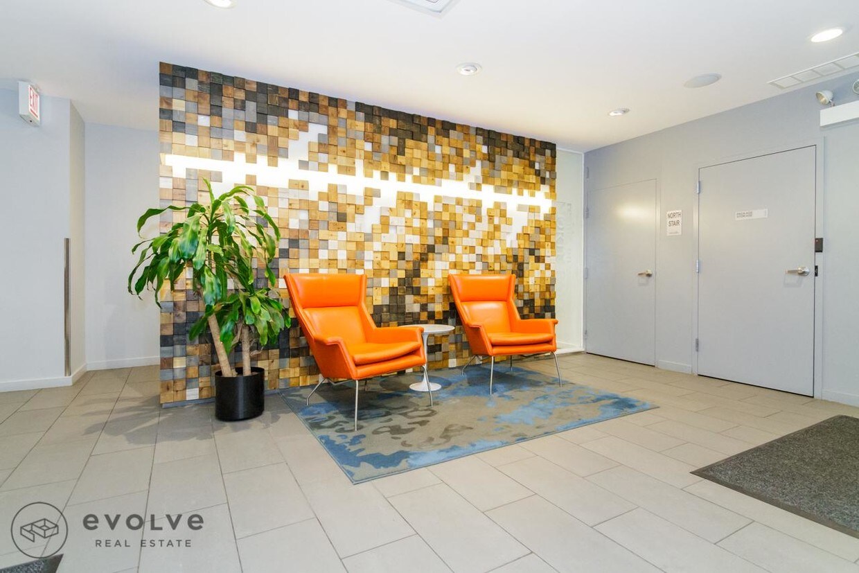 Building Photo - 1700 N North Park Avenue