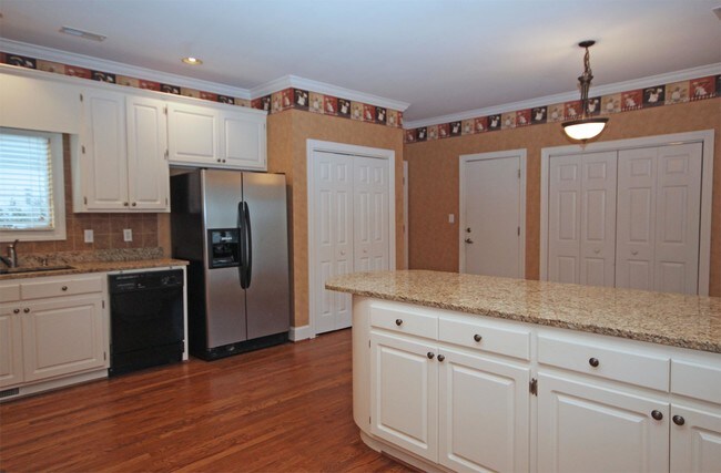 Building Photo - 109 Castellan Dr