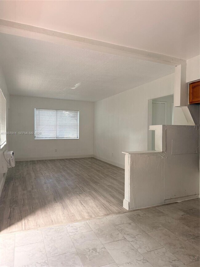 Foto del edificio - 16675 NE 20th Ave