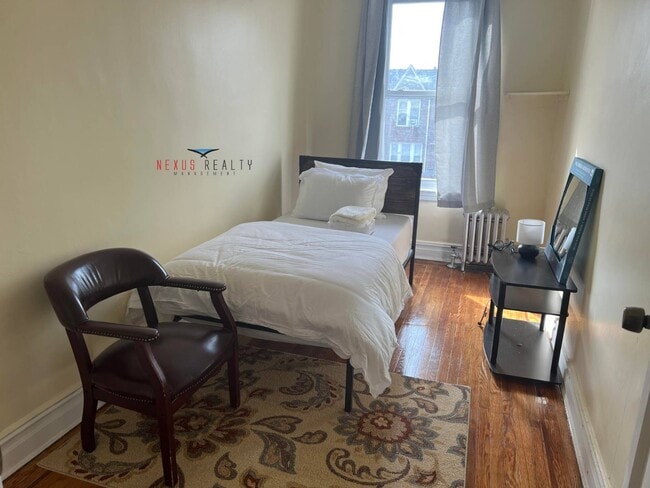 Building Photo - 33-19 69th St