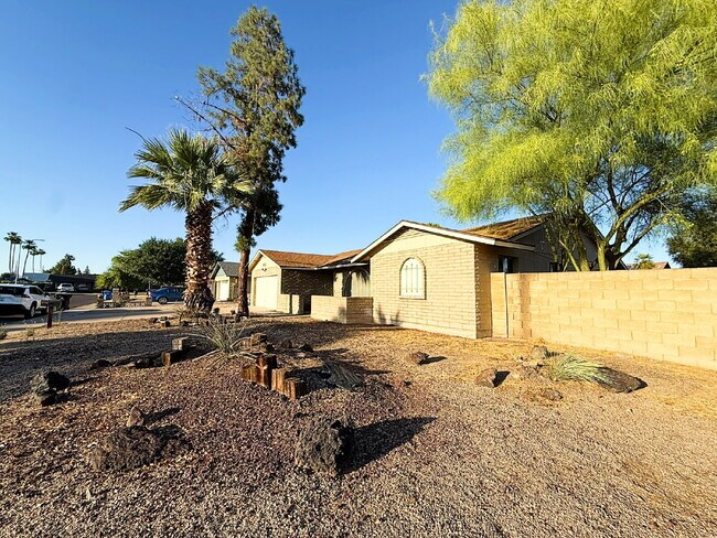 Building Photo - Spacious North Phoenix Home on Large Lot – Move-In Ready!
