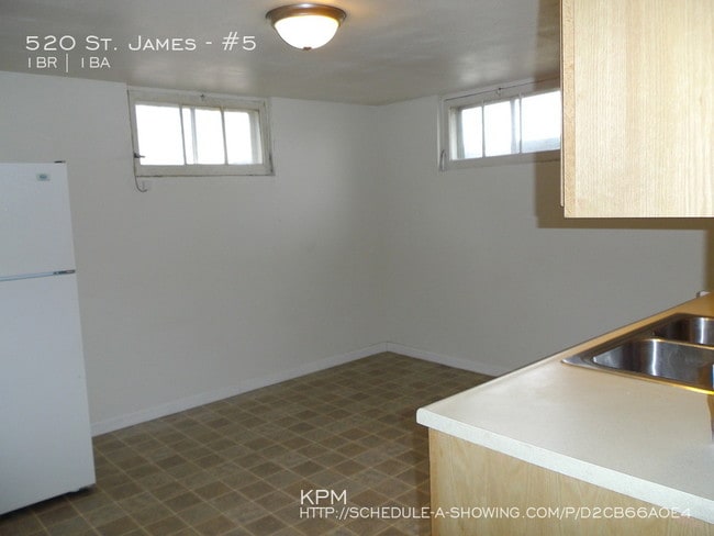 Building Photo - 520 Saint James St