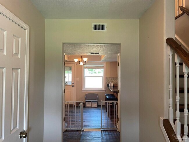 Building Photo - 4528 River Ranch Rd
