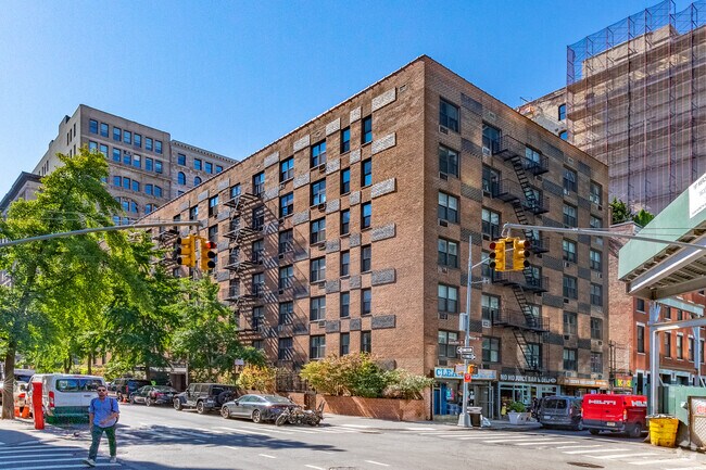 Building Photo - 88 Bleecker St