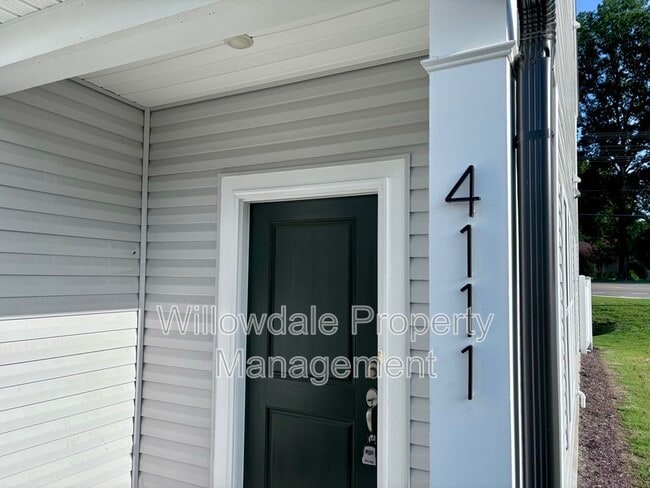 Foto del edificio - 4111 Congleton Pl