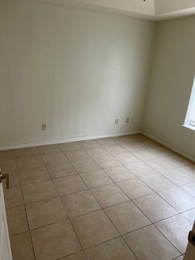 3312 E Diamondhead Ave Unit B, Alton, TX 78573 Apartments in Alton