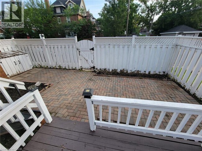 Photo du bâtiment - 43 Barnesdale Ave S