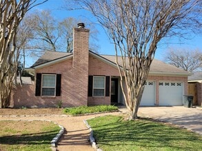 Building Photo - 22522 Deville Dr