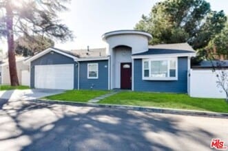 Building Photo - 7311 Gaviota Ave