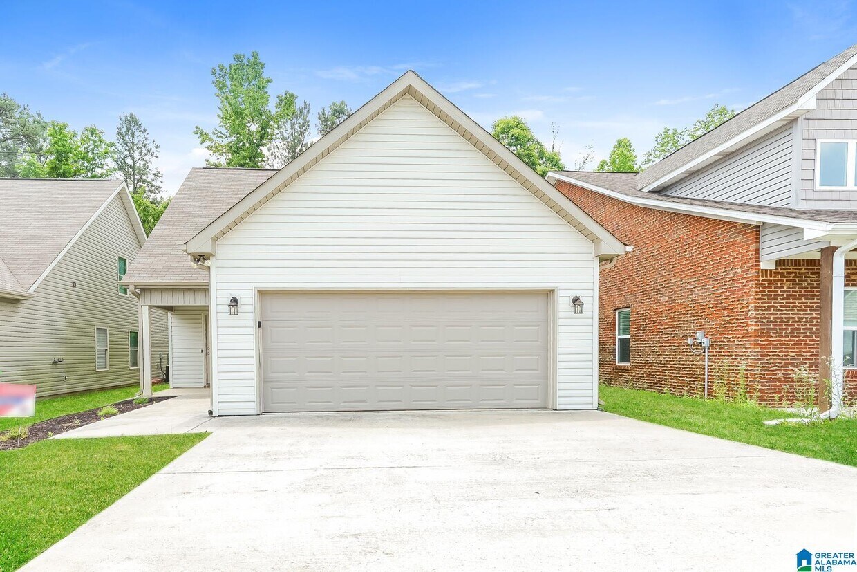 Primary Photo - 100 Deer Creek Dr