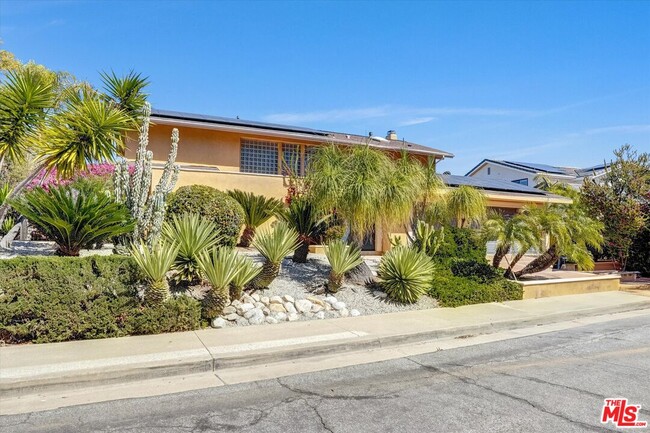 Foto del edificio - 21749 Planewood Dr
