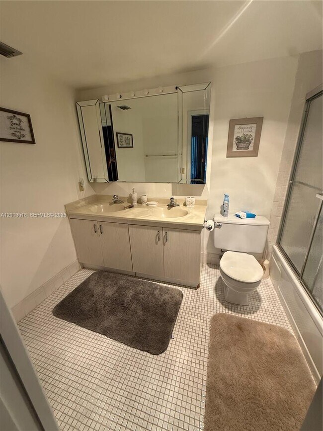 Building Photo - 4401 Martinique Ct