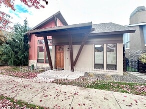 Building Photo - 1386 E Lone Shore Dr