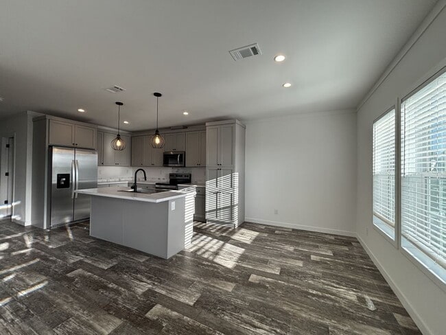 Building Photo - 5647 Blue Harbor Dr