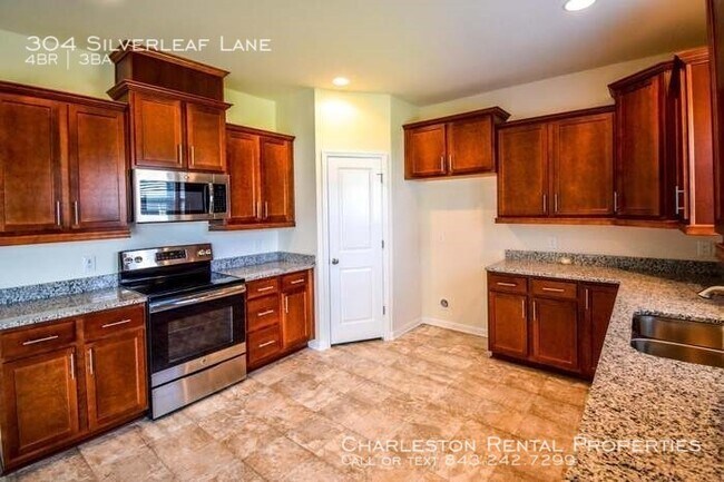 Foto del edificio - 304 Silverleaf Ln